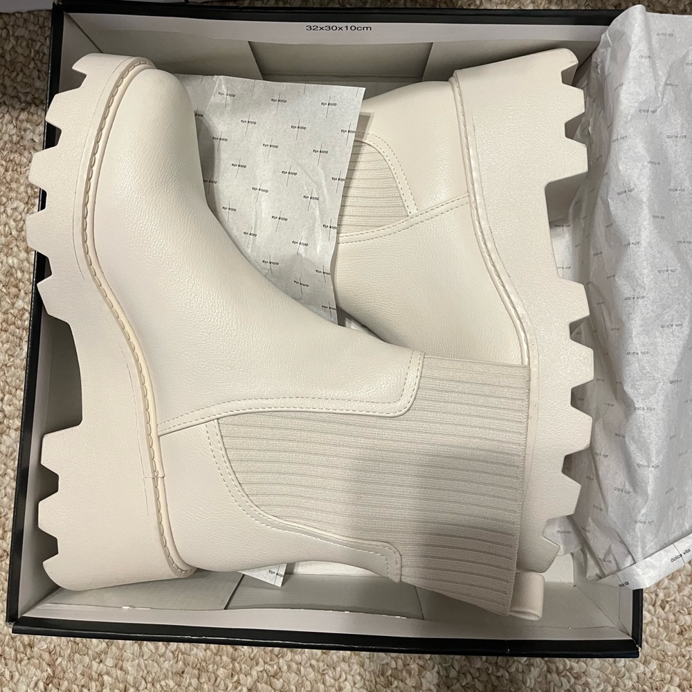 Ivory Dolce Vita Hoven H2O boots